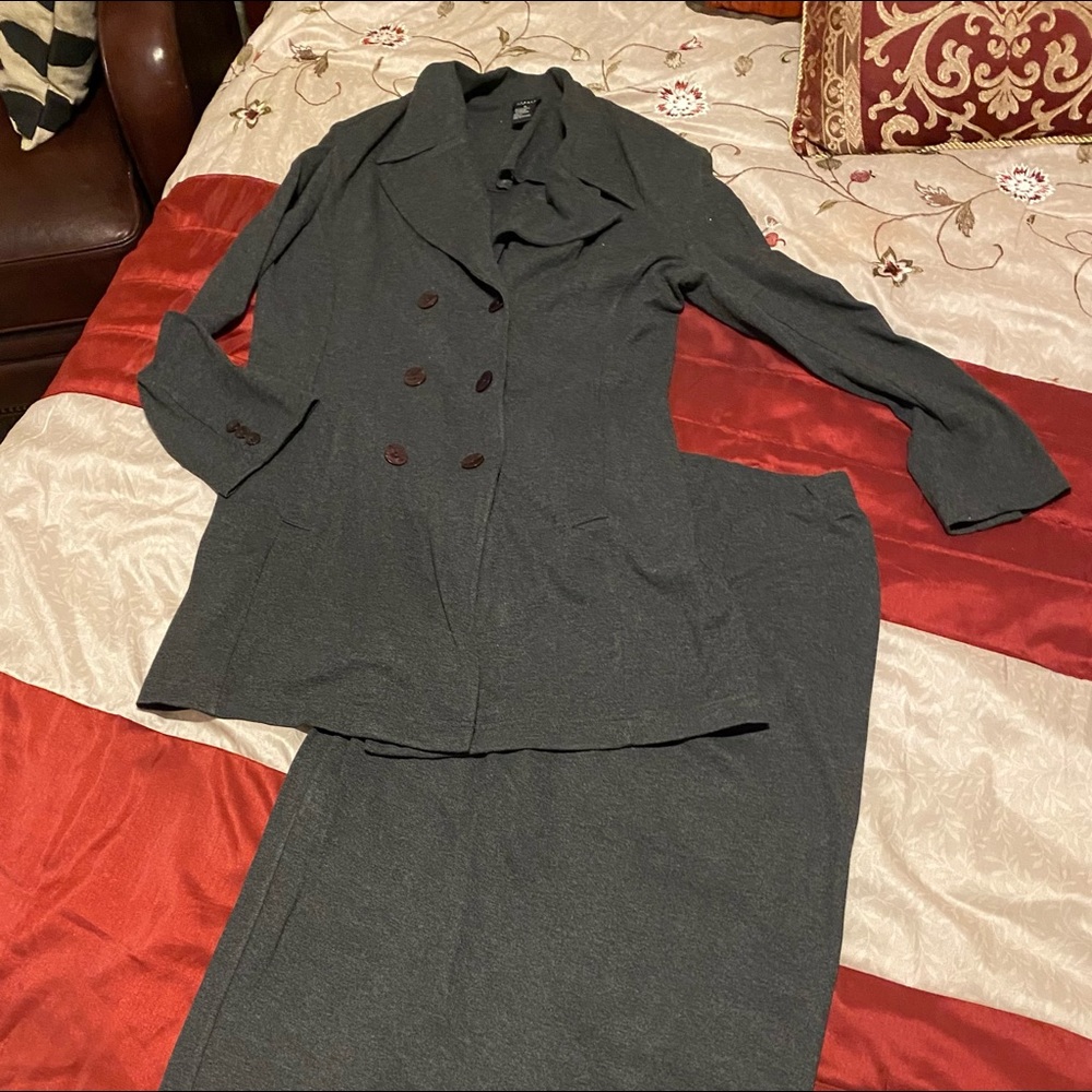Long skirt w/Jacket Great shape. Size medium